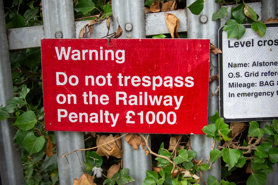 verstöße gegen vorschriften: ursachen, konsequenzen und wie man sie vermeidet.