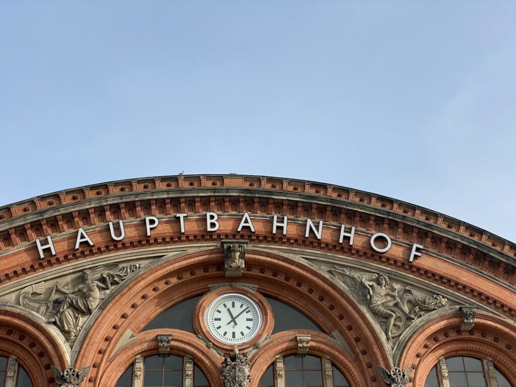 erfahren sie alles über vollzeitarbeitszeiten in deutschland, inklusive gesetzlicher regelungen, arbeitsstunden und vorteile für arbeitnehmer.