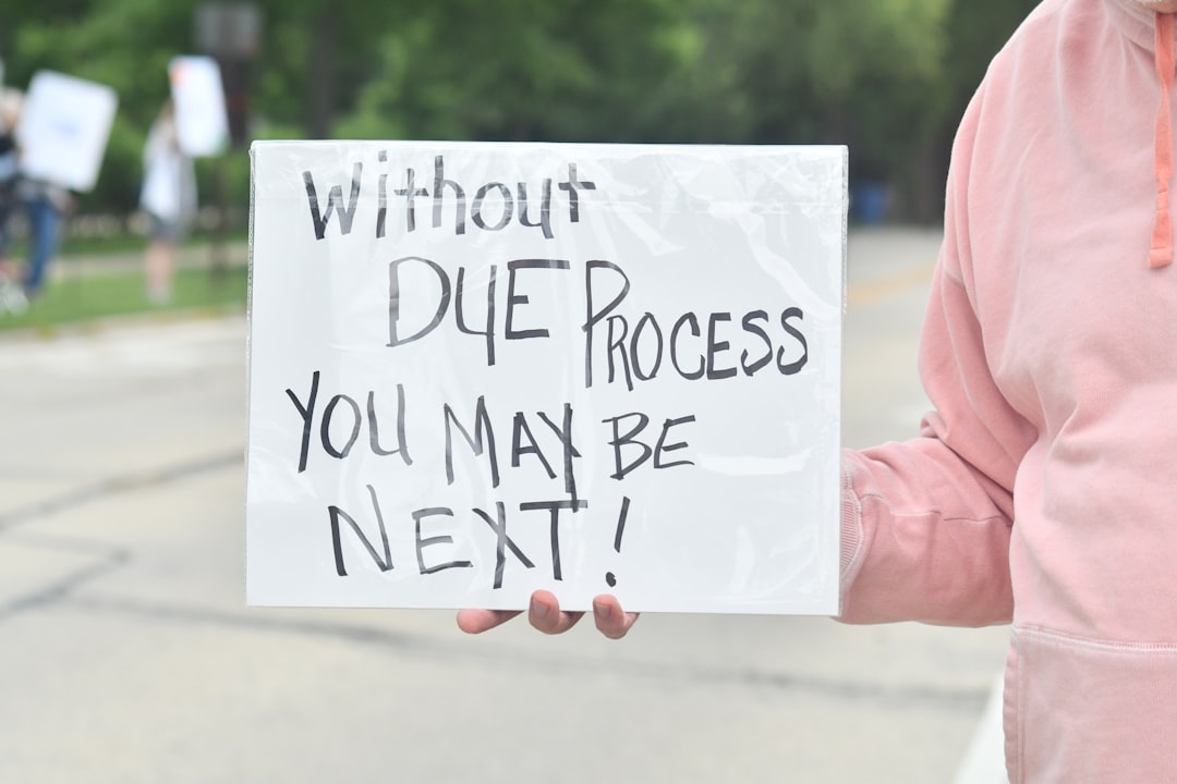 rücknahme der kündigung: erfahren sie, wie sie eine kündigung rechtlich korrekt zurückziehen können und welche voraussetzungen dafür gelten.